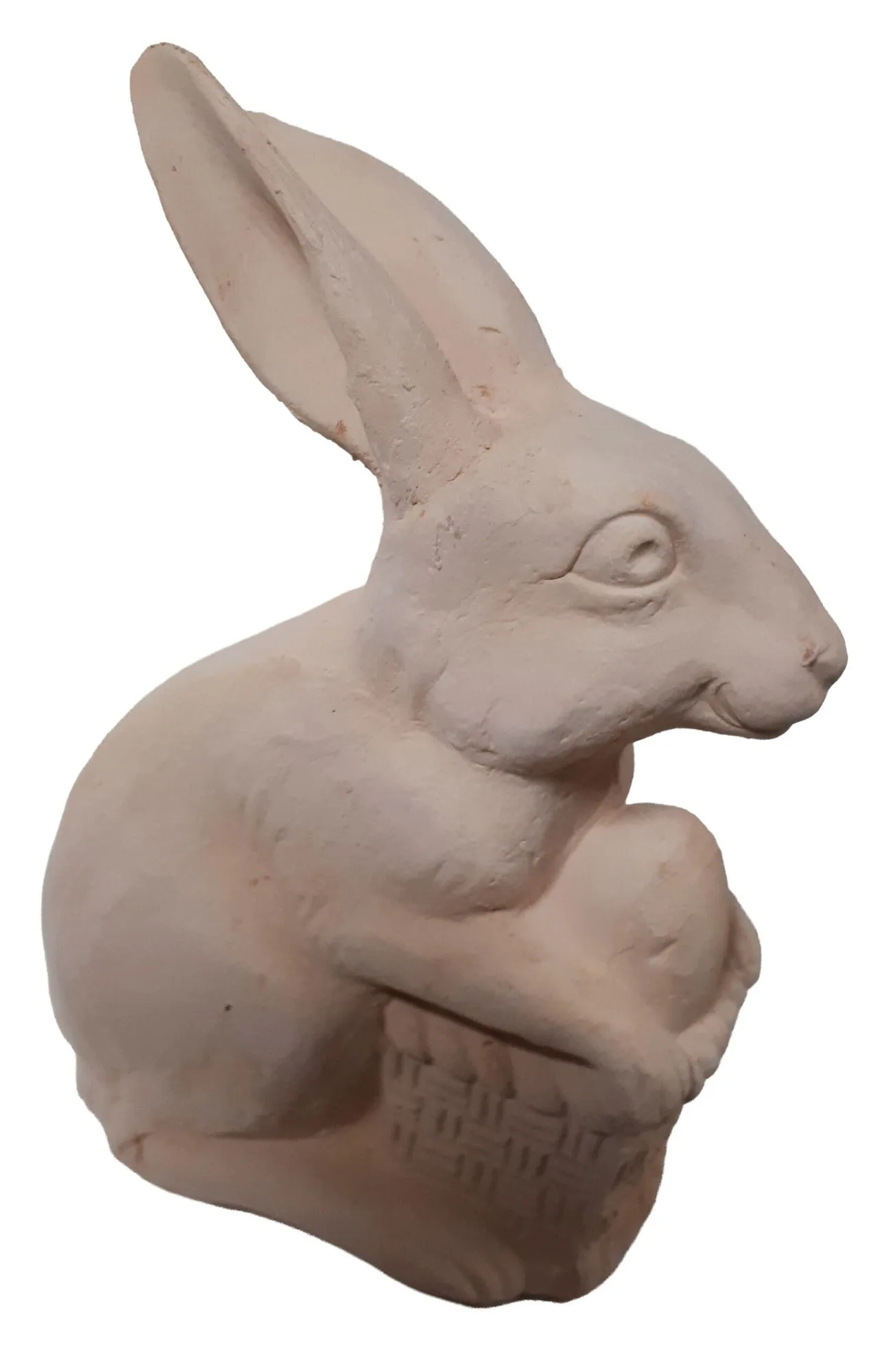Osterhase aus heller Irdenware, schräge Ansicht.